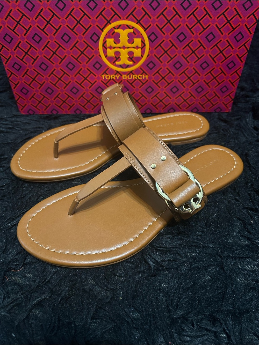 TORY BURCH leather gold buckle flat thong sandals shoes women’s 7.5 new